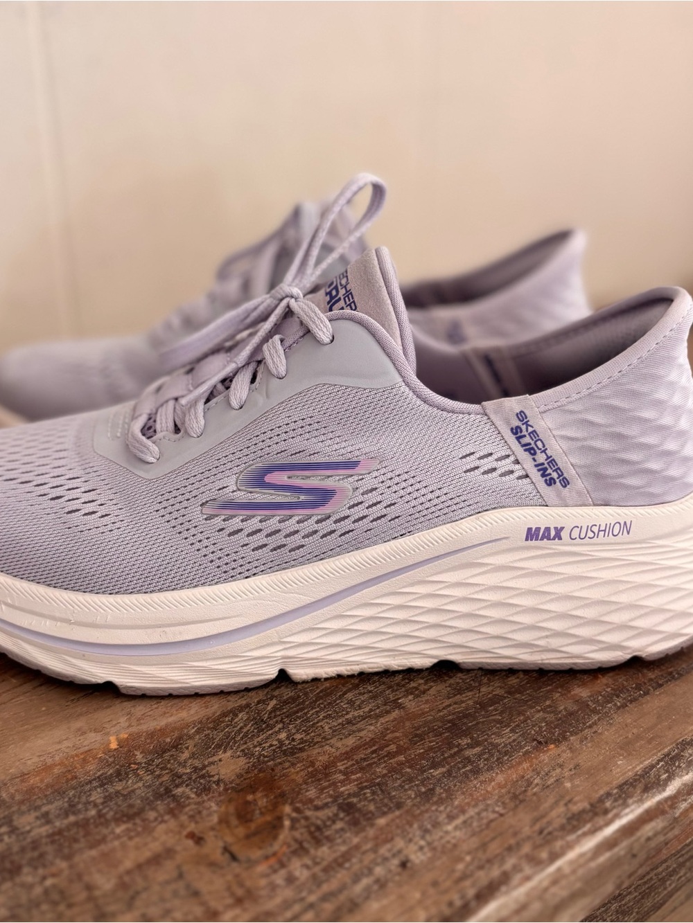 Skechers Women's Max Cushioning Elite 2.0 Vanish Sneakers Sz 7